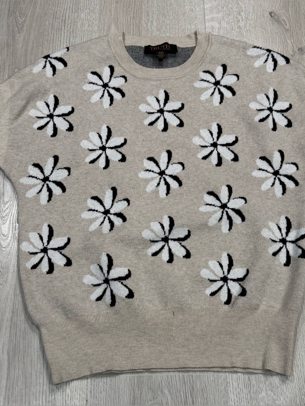 EUC Truth | Beige Floral Crewneck Sweater | Sized Medium